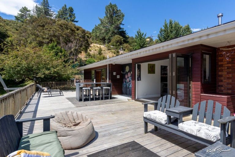 Photo of property in 243 Katherine Mansfield Drive, Whitemans Valley, Upper Hutt, 5371