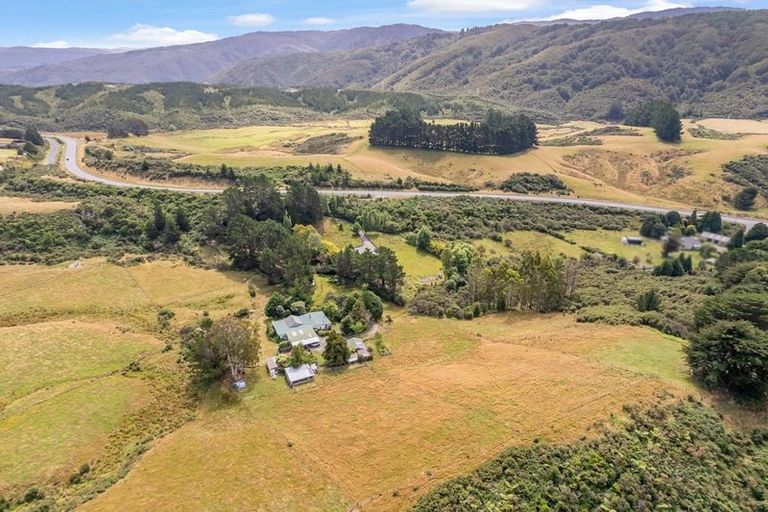 Photo of property in 1458b State Highway 2, Kaitoke, Upper Hutt, 5018