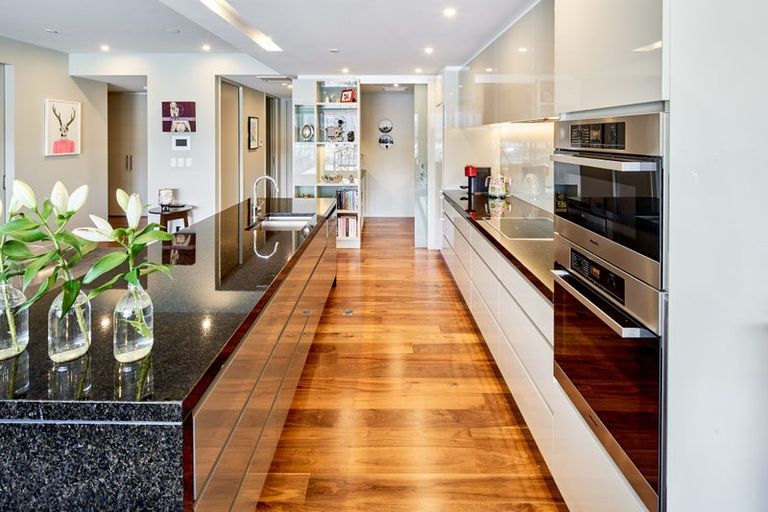 Photo of property in Clyde Quay Wharf, 2b/6 Clyde Quay Wharf, Te Aro, Wellington, 6011