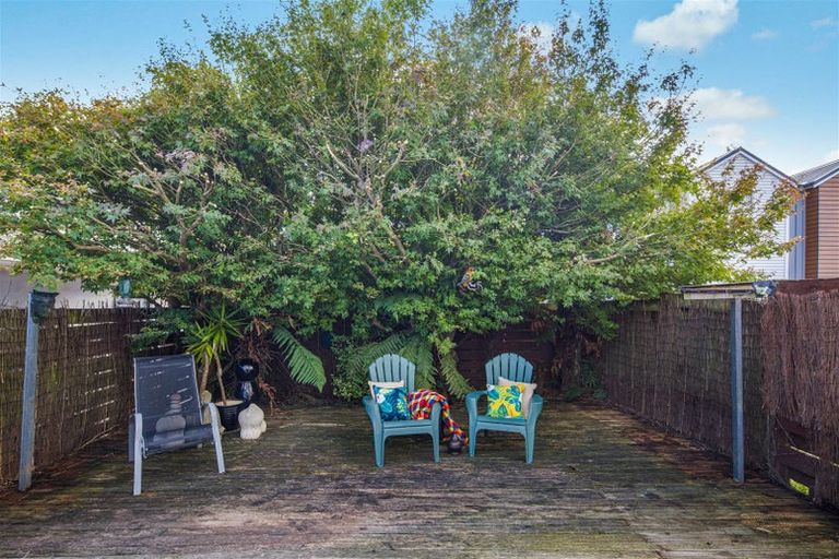 Photo of property in 1/20 Frankmoore Avenue, Johnsonville, Wellington, 6037