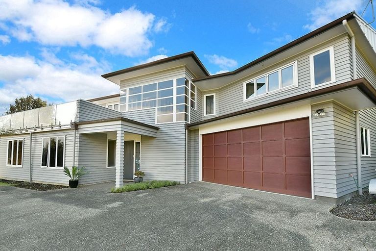 Photo of property in 1114 Whangaparaoa Road, Tindalls Beach, Whangaparaoa, 0930