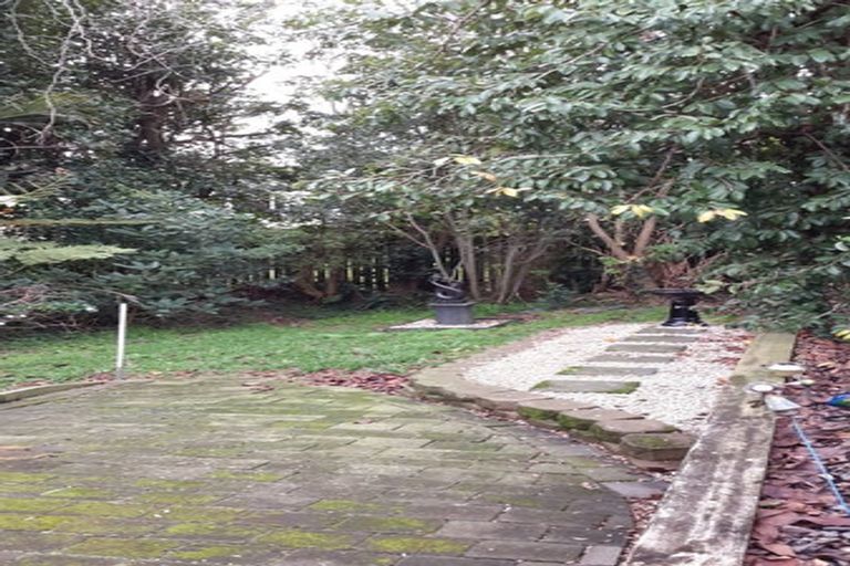 Photo of property in 8b Walpole Avenue, Hillpark, Auckland, 2102