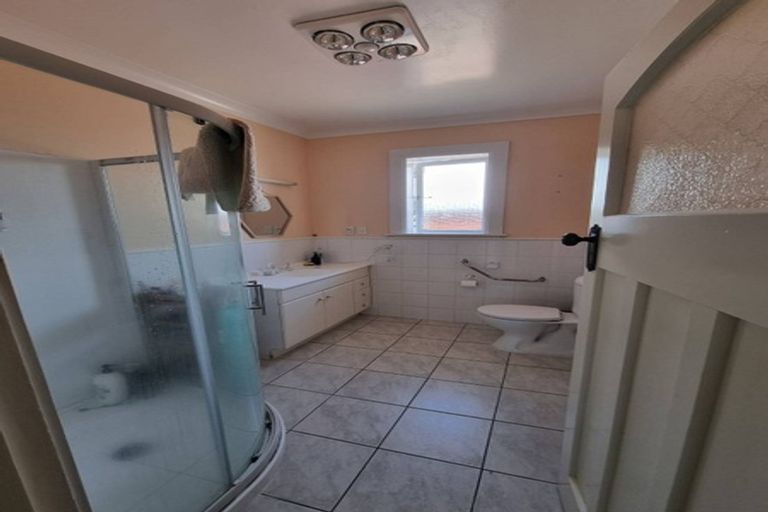 Photo of property in 1 The Parade, Island Bay, Wellington, 6023