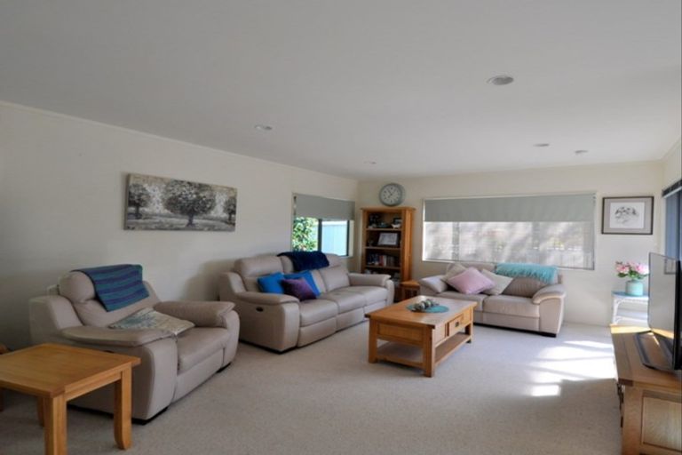 Photo of property in 6a Campbell Court, Pauanui, Hikuai, 3579