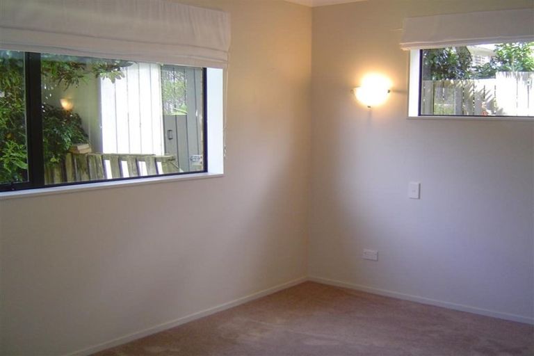 Photo of property in 2/41 Okura River Road, Okura, Albany, 0792