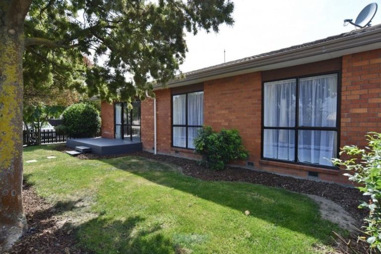 Photo of property in 1/126b Inwoods Close, Parklands, Christchurch, 8083