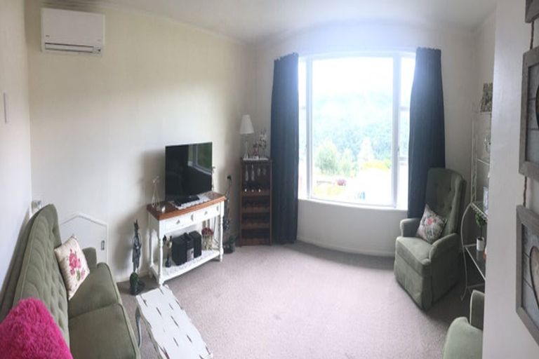 Photo of property in 72 Warwick Street, Wilton, Wellington, 6012