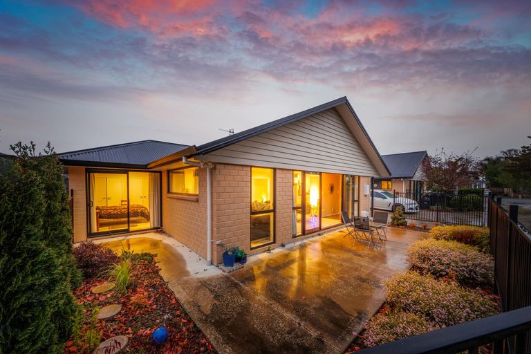 Photo of property in 15 Thomson Street, West End, Palmerston North, 4412