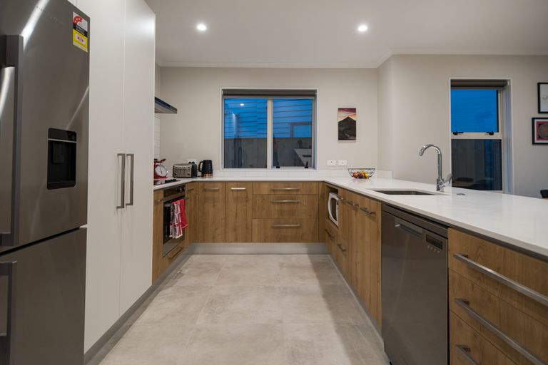 Photo of property in 6 Vincent Mcgrath Crescent, Swanson, Auckland, 0614