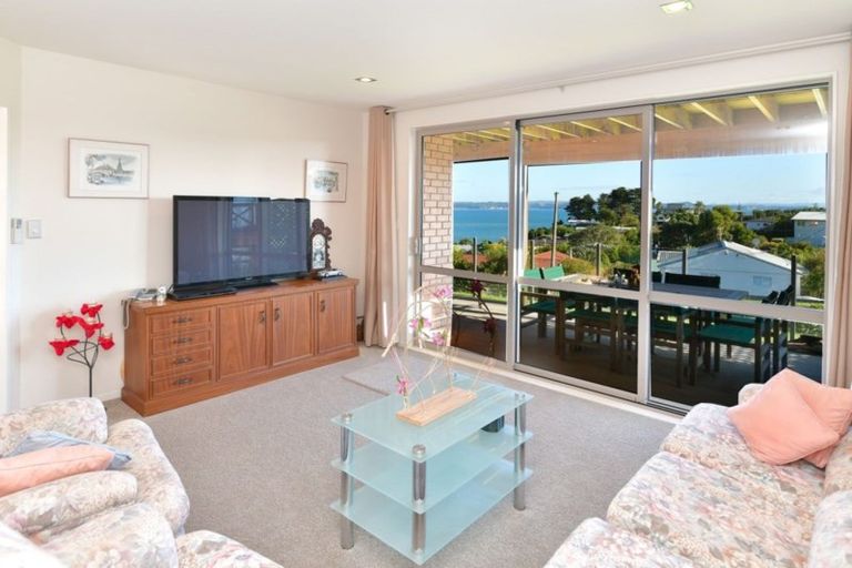 Photo of property in 92a Tiri Road, Manly, Whangaparaoa, 0930