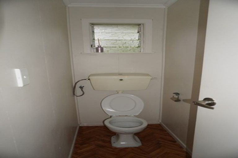 Photo of property in 4 Ondine Place, Glenfield, Auckland, 0629