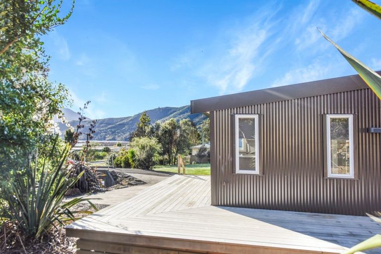 Photo of property in 1 Wilson Street, Havelock, 7100