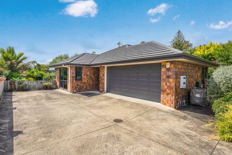 Photo of property in 5a Shanley Crescent, Waiuku, 2123