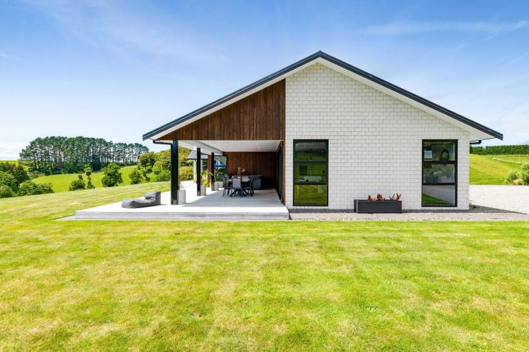 Photo of property in 489 Smart Road, Hillsborough, New Plymouth, 4372