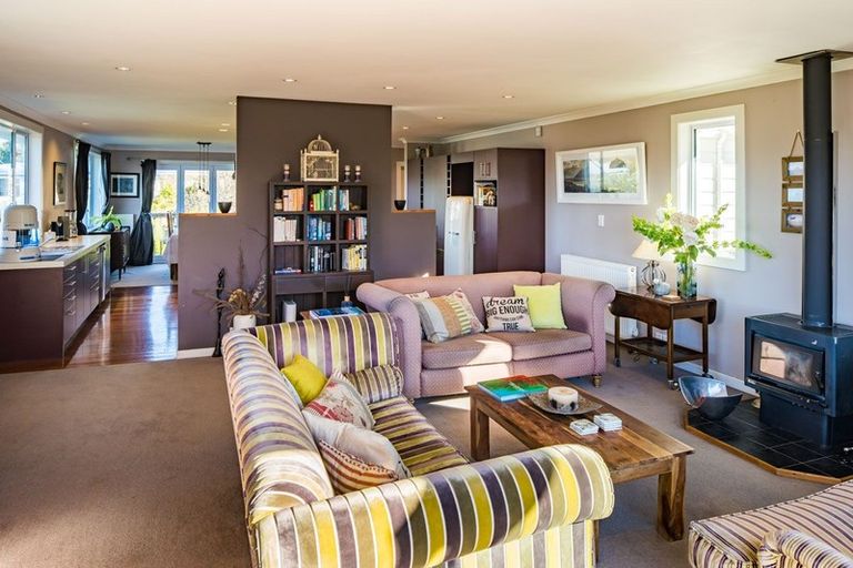 Photo of property in 71 Mana View Road, Paremata, Porirua, 5026