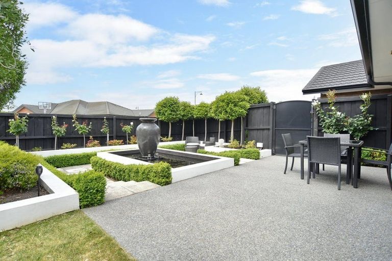 Photo of property in 3 Orewa Close, Parklands, Christchurch, 8083