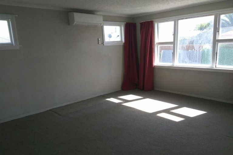 Photo of property in 9 Palmers Road, New Brighton, Christchurch, 8083