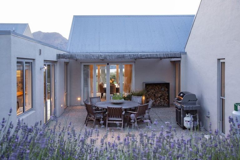 Photo of property in 24 Briar Bank Drive, Wanaka, 9305