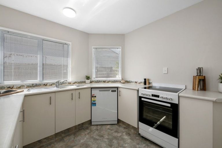 Photo of property in 2/29 Lane Street, Wallaceville, Upper Hutt, 5018