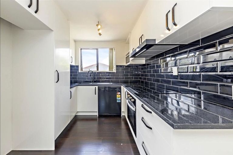 Photo of property in 1/149 Te Irirangi Drive, Flat Bush, Auckland, 2019