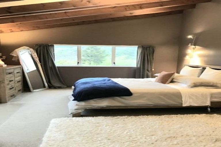 Photo of property in 498 Stokes Valley Road, Stokes Valley, Lower Hutt, 5019