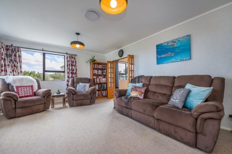 Photo of property in 20 Kaitangata Crescent, Kelson, Lower Hutt, 5010