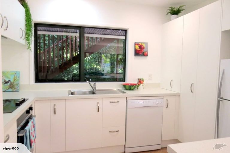 Photo of property in 8 Rosecamp Road, Beach Haven, Auckland, 0626