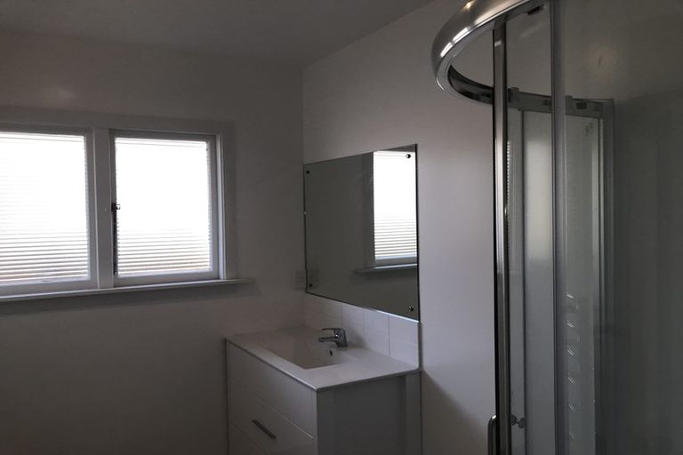 Photo of property in 122 Maidstone Road, Ilam, Christchurch, 8041