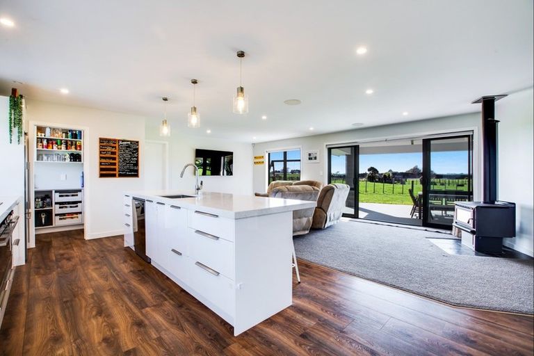 Photo of property in 115 Holmes Road, Waiuku, 2682