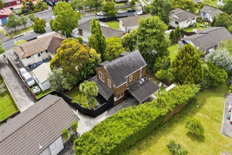 Photo of property in 1/16 Kintara Drive, Massey, Auckland, 0614