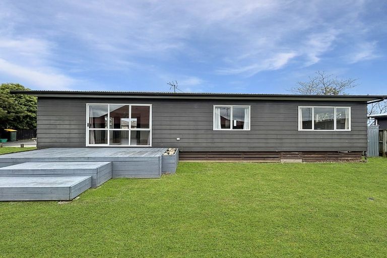 Photo of property in 3 Fuller Close, Levin, 5510