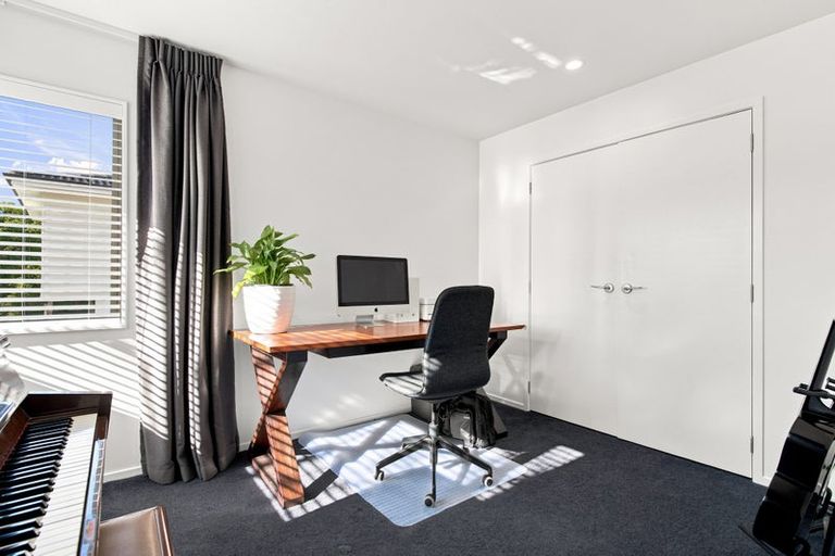 Photo of property in 13 Beaudine Avenue, Glenfield, Auckland, 0629