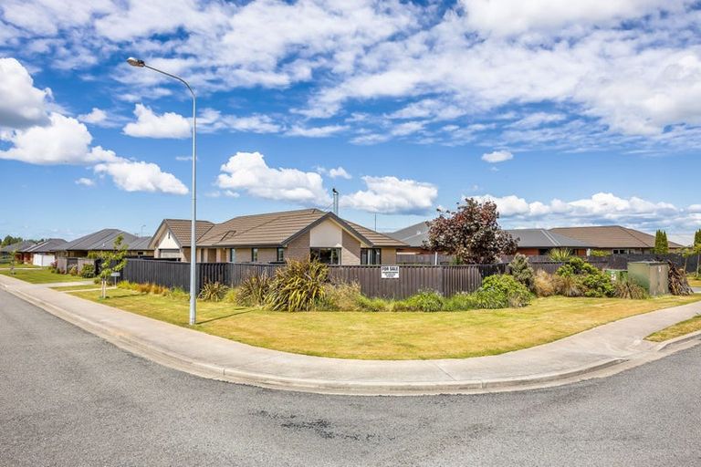 Photo of property in 10 Devlin Avenue, Rangiora, 7400