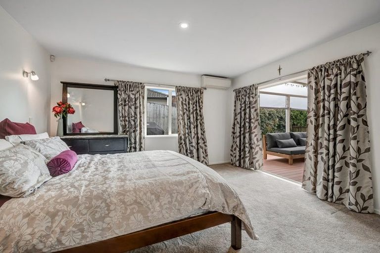 Photo of property in 69 Bluebird Crescent, Unsworth Heights, Auckland, 0632
