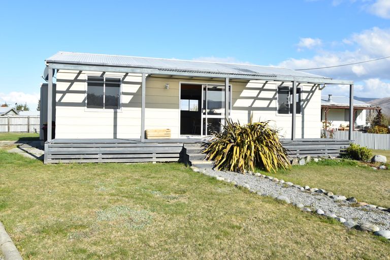 Photo of property in 18 Hunter Crescent, Twizel, 7901