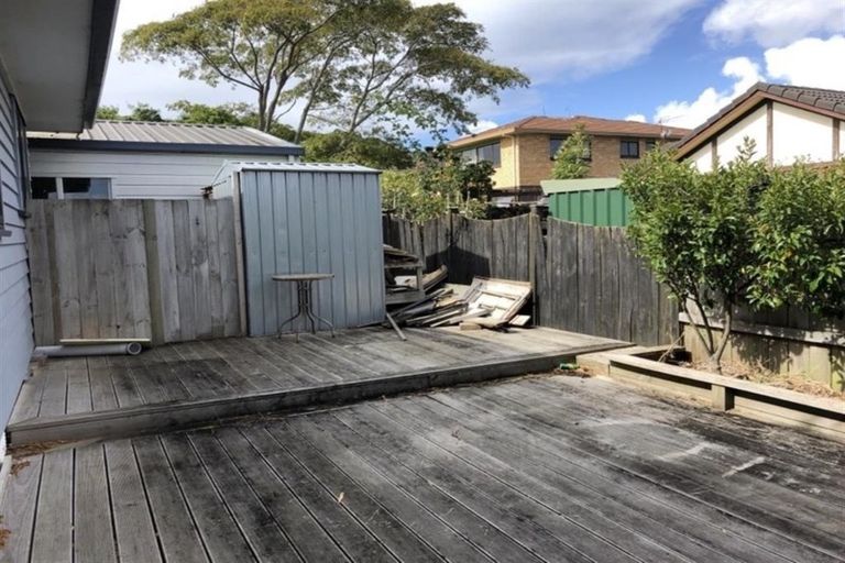 Photo of property in 23 Sheralee Place, Bucklands Beach, Auckland, 2014