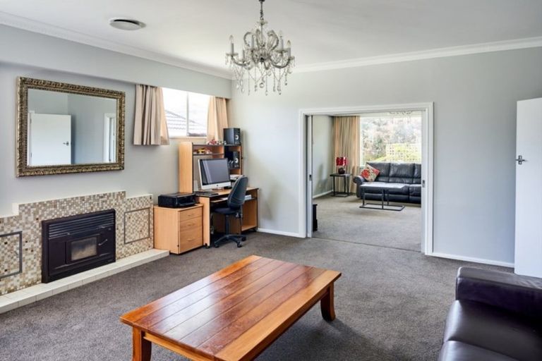 Photo of property in 10 Ngatitoa Street, Tawa, Wellington, 5028