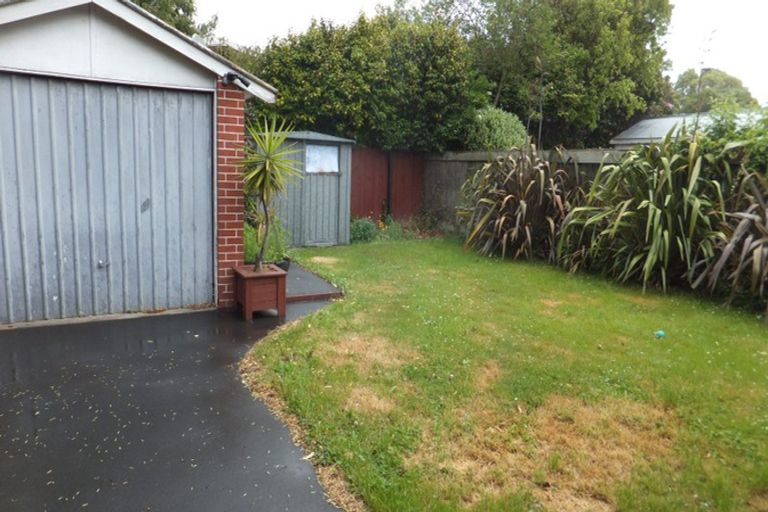 Photo of property in 1/65 Maidstone Road, Ilam, Christchurch, 8041