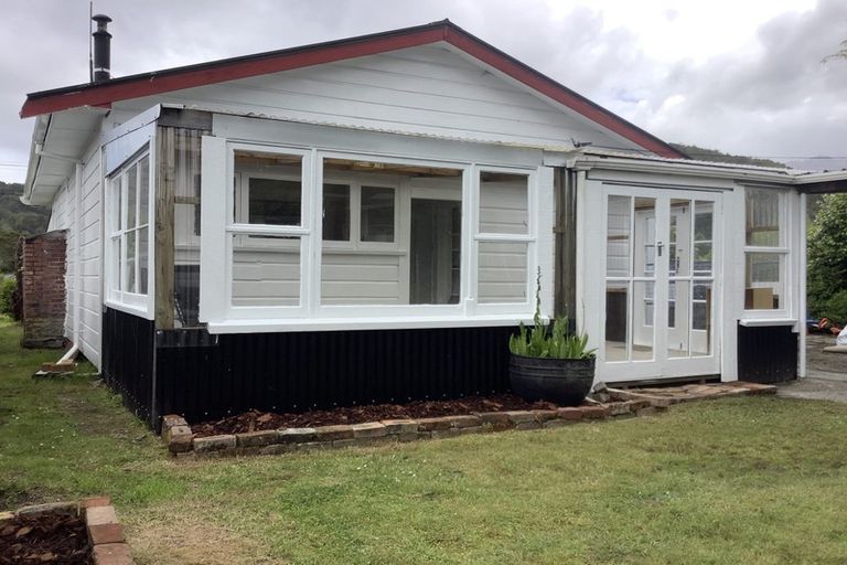 Photo of property in 15 Stafford Street, Blackball, 7804