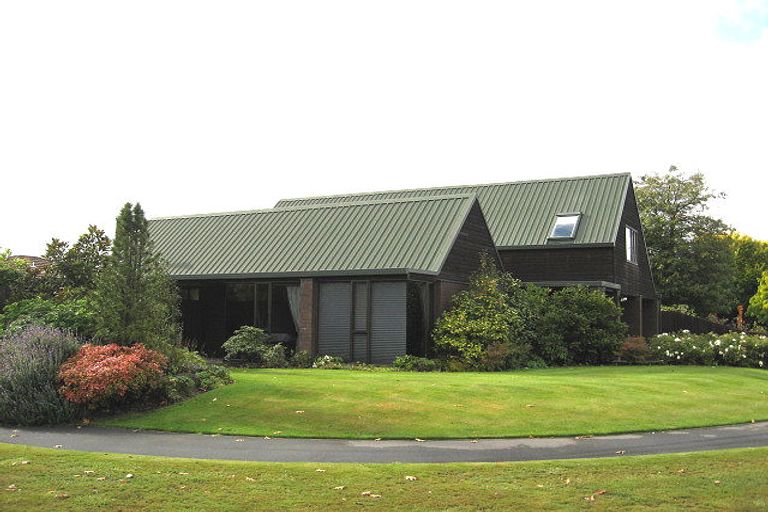 Photo of property in 12 Holderness Place, Ilam, Christchurch, 8041