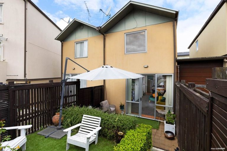 Photo of property in 50 Kirikiri Lane, East Tamaki, Auckland, 2013
