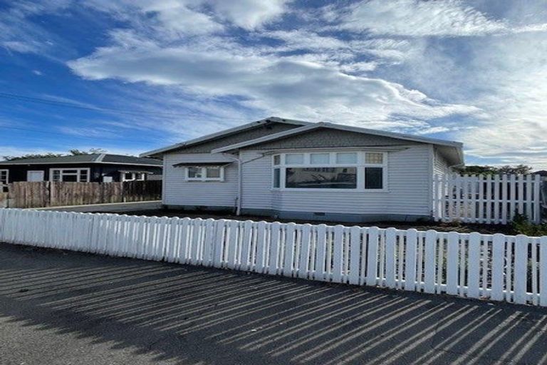 Photo of property in 15 Mafeking Street, New Brighton, Christchurch, 8061