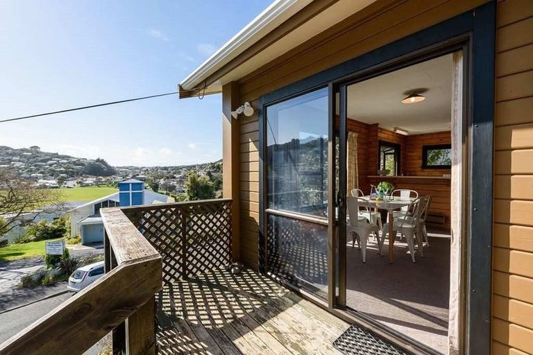 Photo of property in 35 Makara Road, Karori, Wellington, 6012
