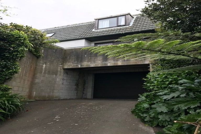 Photo of property in 3a Donald Crescent, Karori, Wellington, 6012