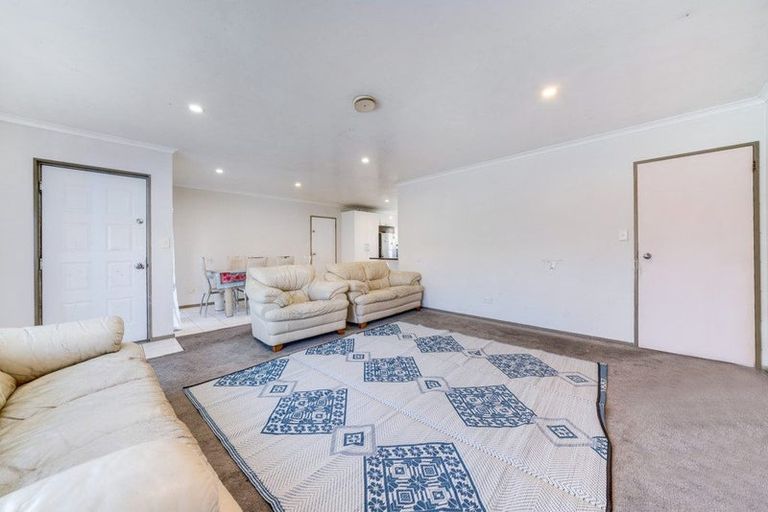 Photo of property in 22 Enuamanu Road, Favona, Auckland, 2024