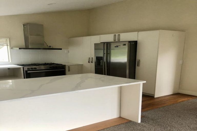 Photo of property in 48b West Lynn Road, Titirangi, Auckland, 0604