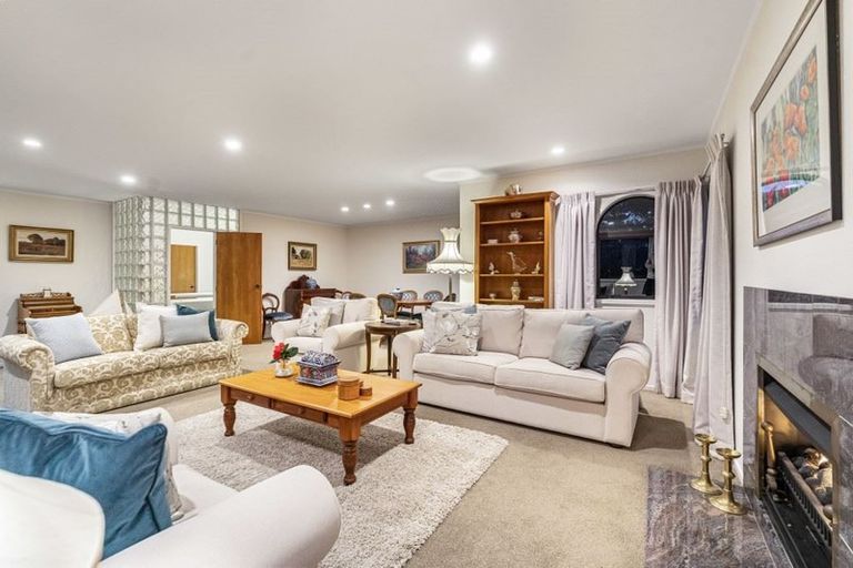 Photo of property in 30 Onetaunga Road, Chatswood, Auckland, 0626