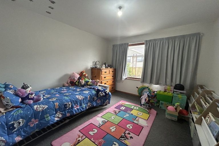 Photo of property in 35 Eglinton Street, Avondale, Christchurch, 8061