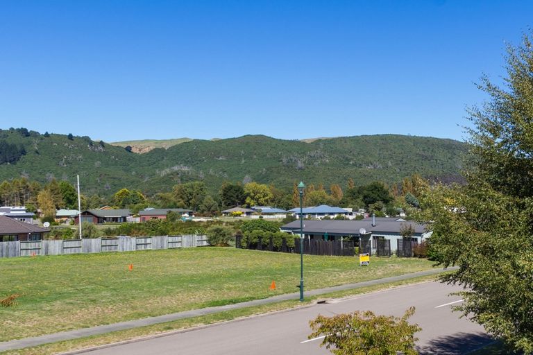 Photo of property in 113 Lisland Drive, Kinloch, Taupo, 3377