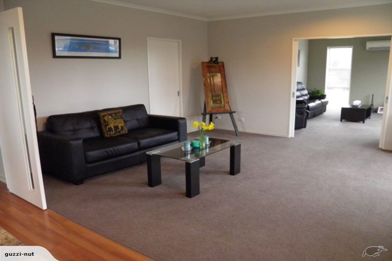 Photo of property in 10 Robinia Mews, Rangiora, 7400